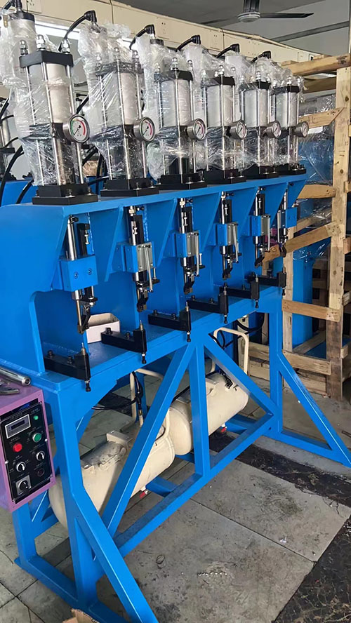 1674974628748988.jpg 氣動鉚釘機(jī)-2.jpg